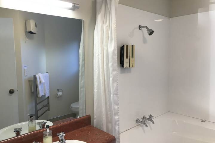 Jetted tub