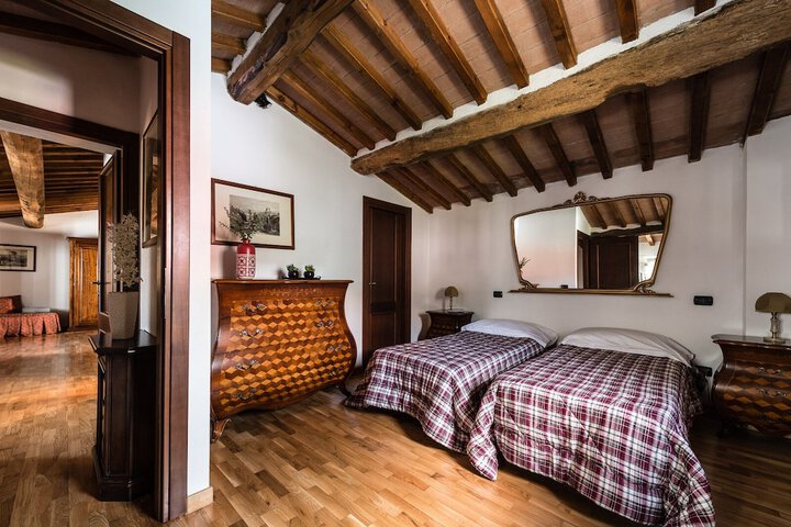 Room 20 of 94