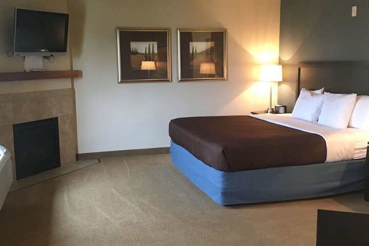 1 King Bed (17 of 30)