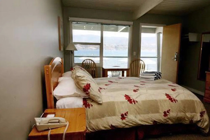 Room 3 of 13