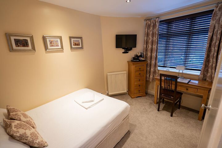 Room 15 of 46