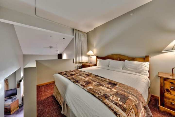 Room 18 of 266