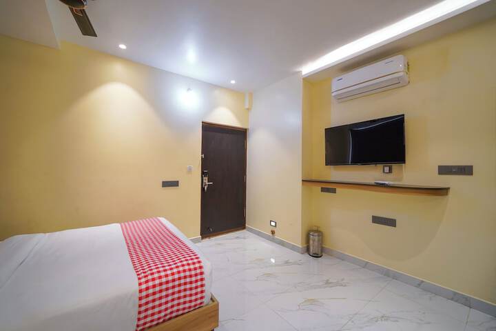 Room 6 of 23