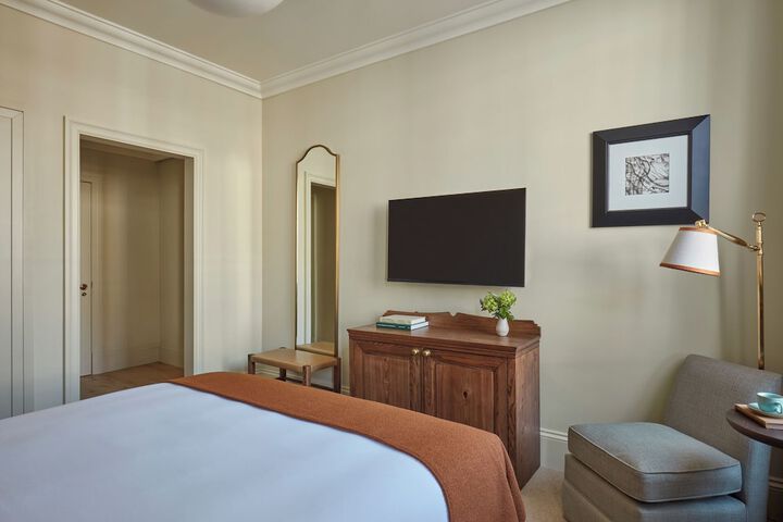 Room 19 of 109
