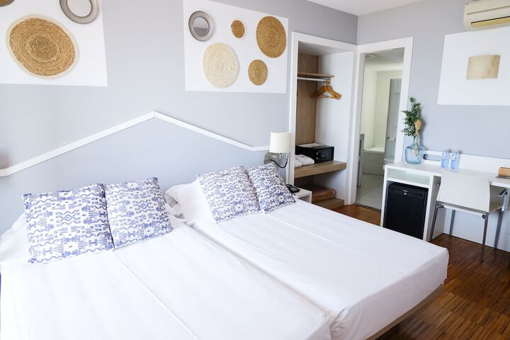 Room 25 of 109