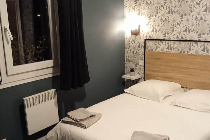 Room 9 of 15