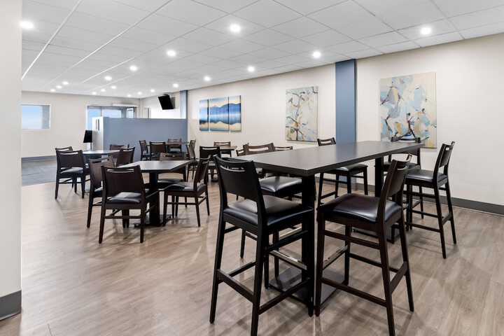 Breakfast/Coffee Service 40 of 49