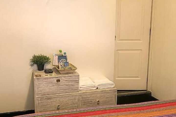Room 31 of 108