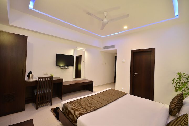 Room 3 of 17
