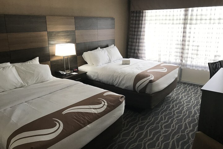 2 Queen Beds (15 of 15)