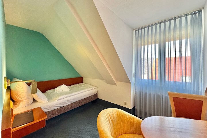 Room 38 of 63