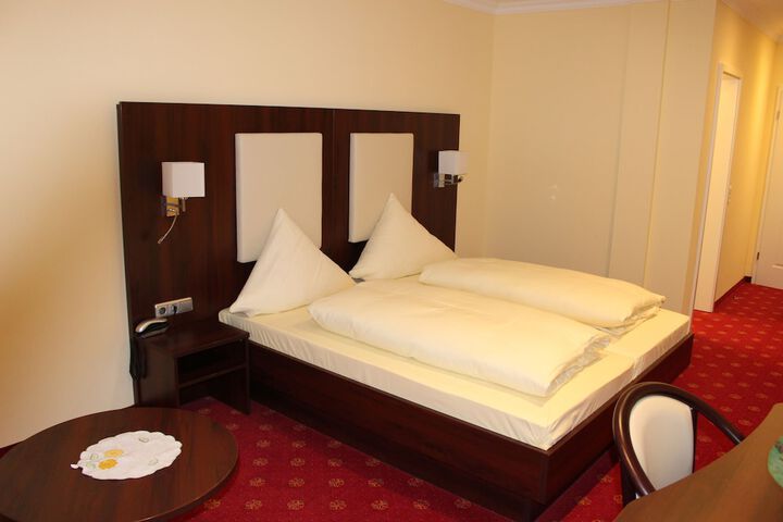 Room 15 of 72