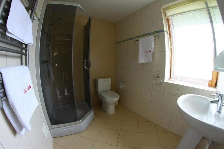Room 7 of 15