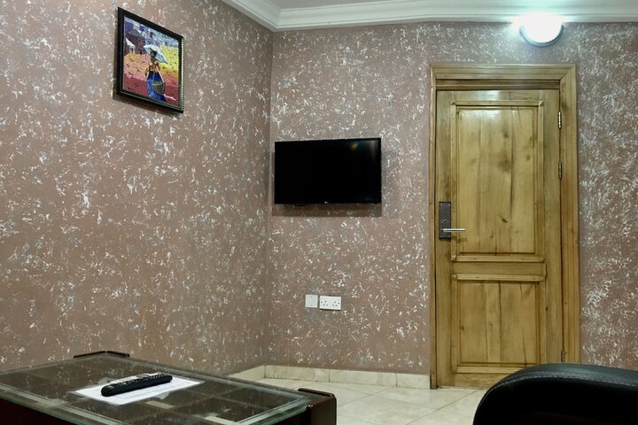 Room 16 of 35