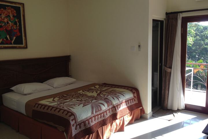 Room 6 of 15