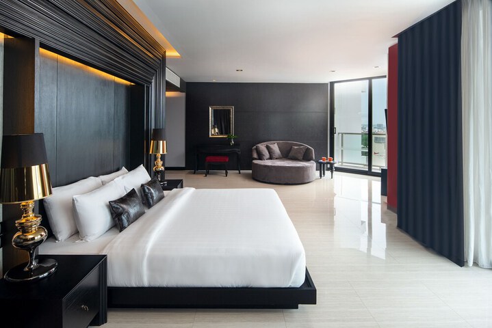 Room 46 of 89