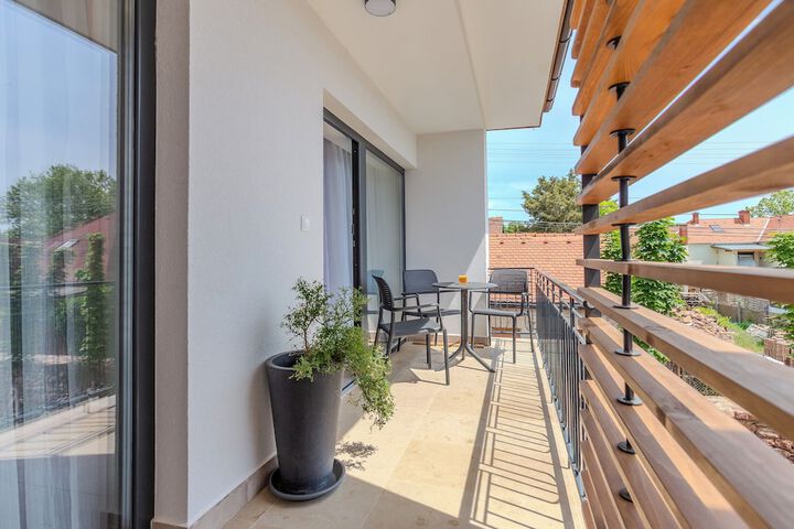 Terrace/Patio 63 of 132