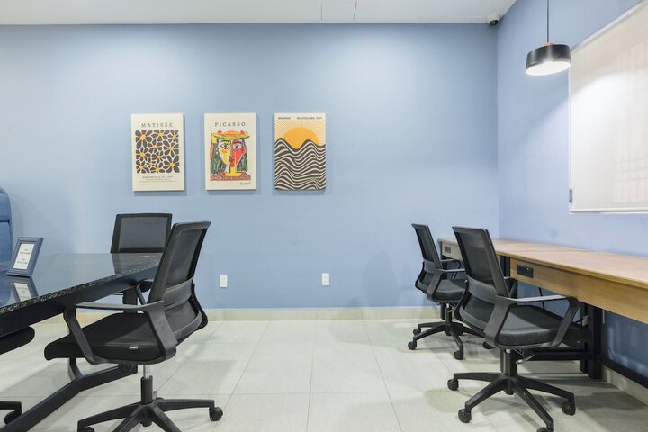 Business Center 213 of 228