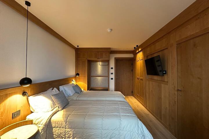 Room 41 of 106