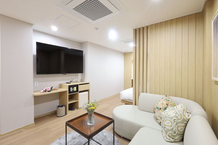 Room 14 of 75