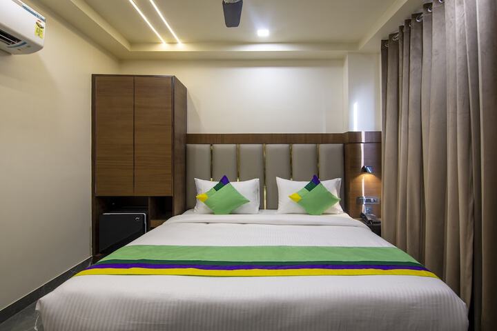 Room 8 of 31
