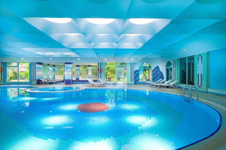 Pool 99 of 321