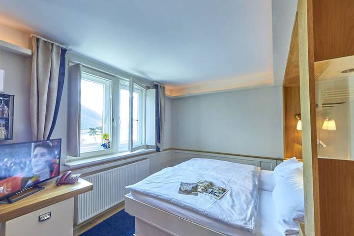 Room 7 of 23