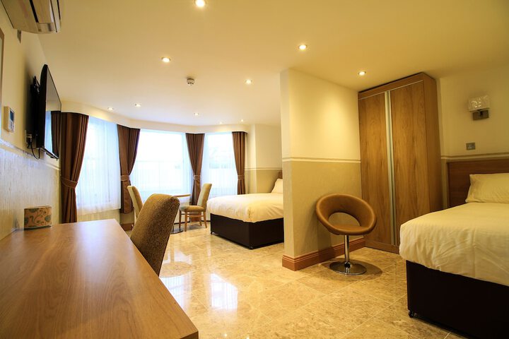 Room 22 of 90