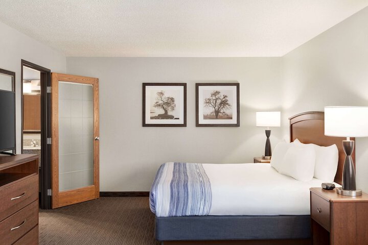 1 King Bed 1 Bedroom Business Suite Second Floor (1 of 17)