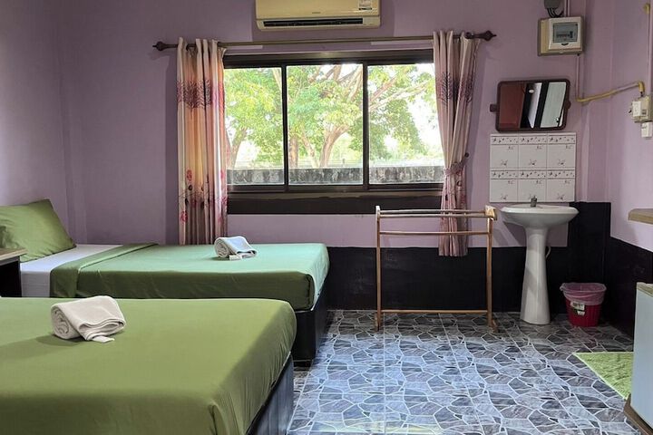 Room 12 of 90
