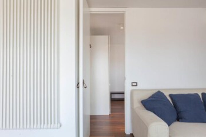 Room 8 of 22