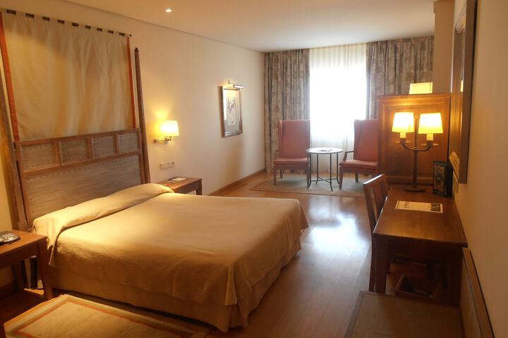 Room 28 of 73