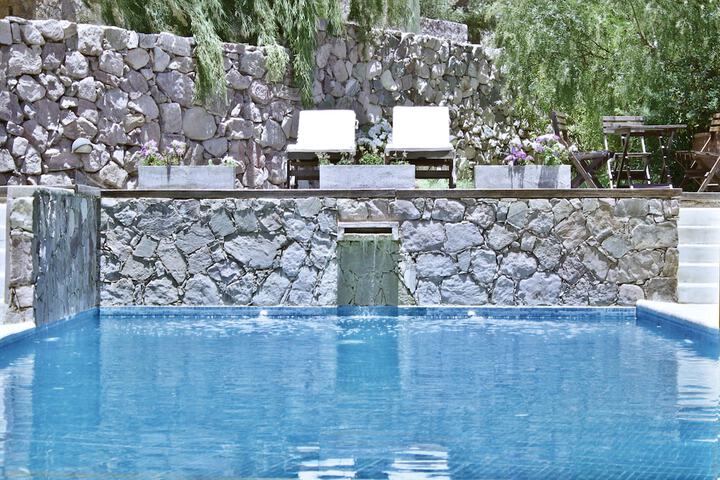 Hotel Pool