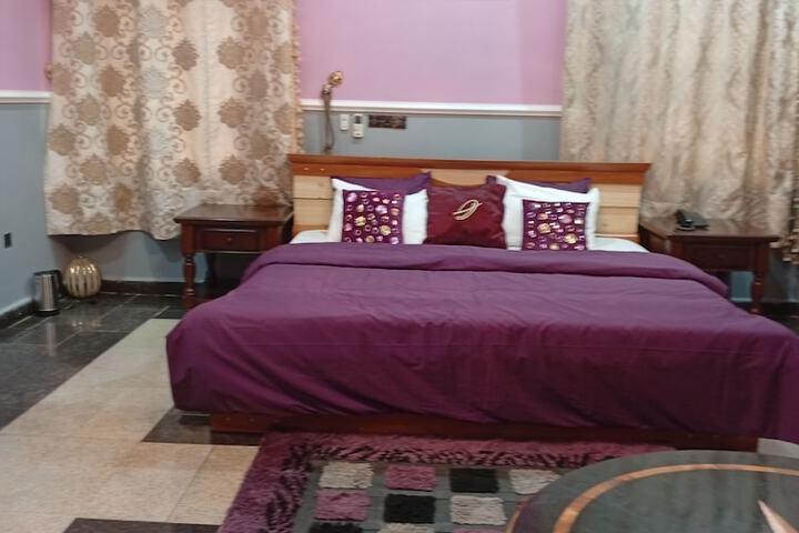 Room 3 of 17