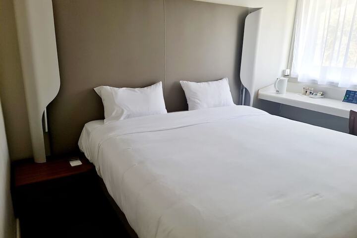 Room 4 of 47