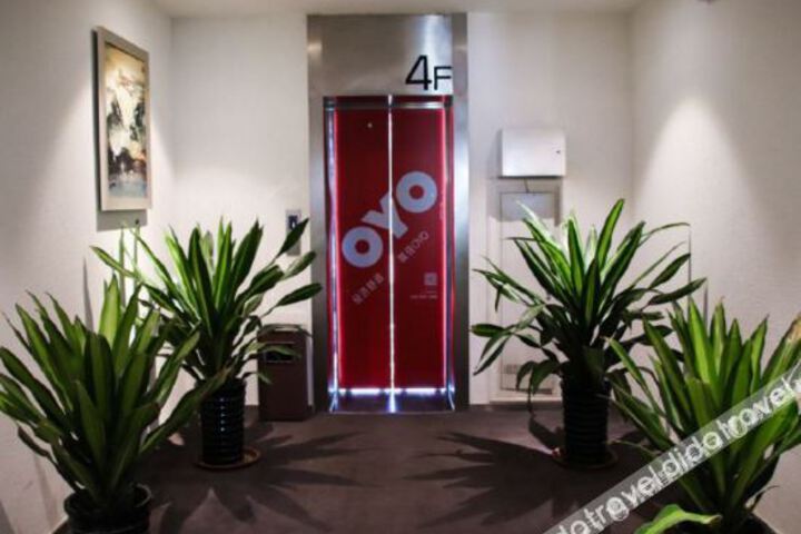 Hotel Interior 9 of 31
