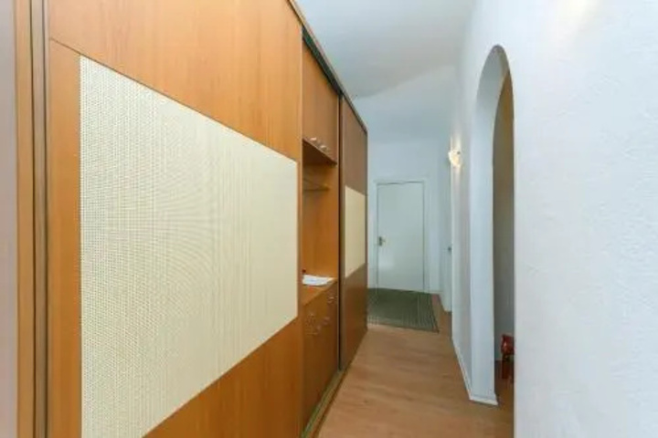 Room 10 of 14