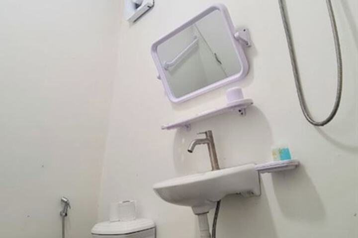 Room 32 of 70