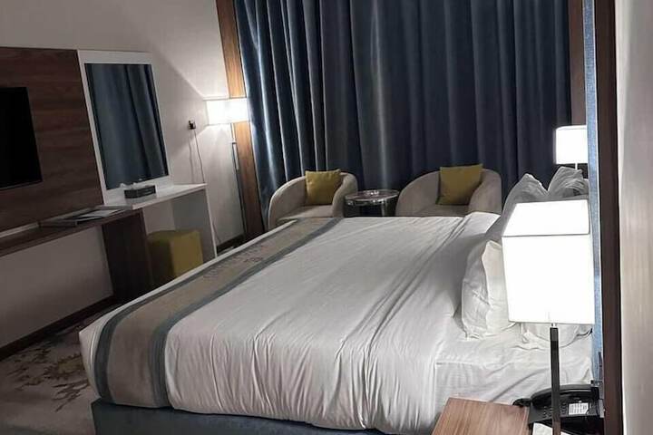 Room 9 of 96