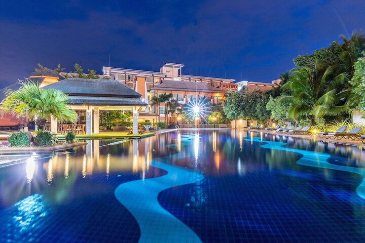 Pool Hotel