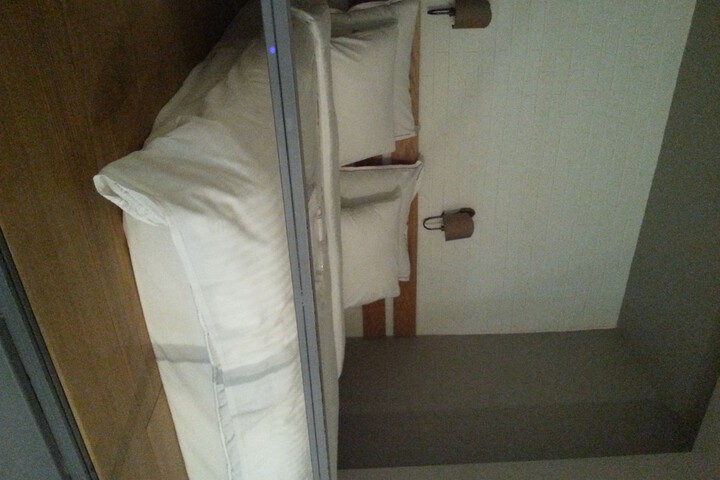 Room 6 of 58