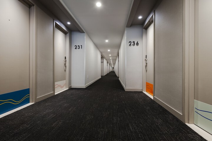 Ballroom/Hall 25 of 29