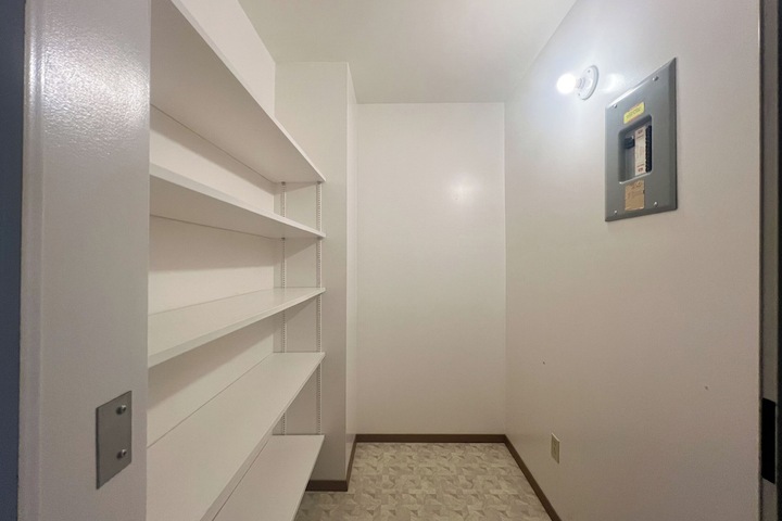 Room 27 of 36