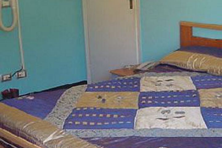 Room 11 of 33