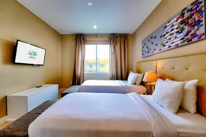 Room 2 of 34