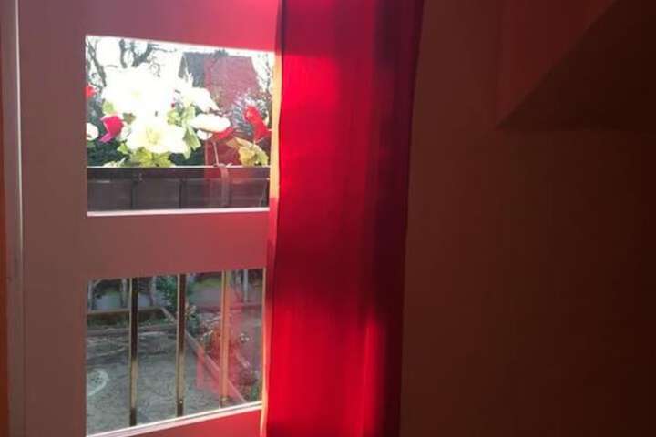 Room 6 of 13