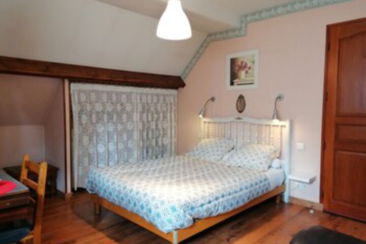 Room 27 of 32