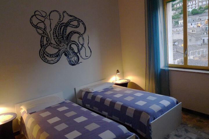 Room 15 of 39