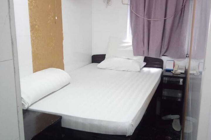 Room 32 of 48