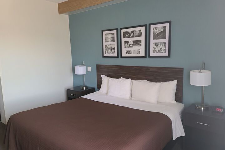 Room 6 of 15